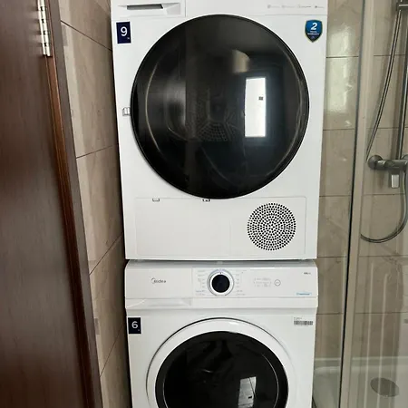 Apartmán Spacious New 1 Bed With Balcony *