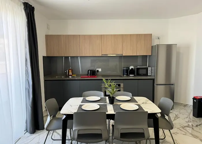 Spacious New 1 Bed With Balcony - By Hostmt アパート