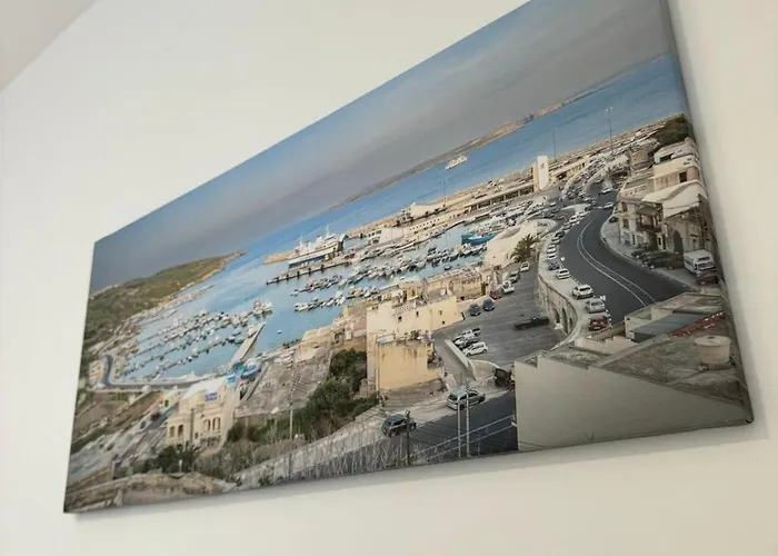 Spacious New 1 Bed With Balcony - By Hostmt Apartamento