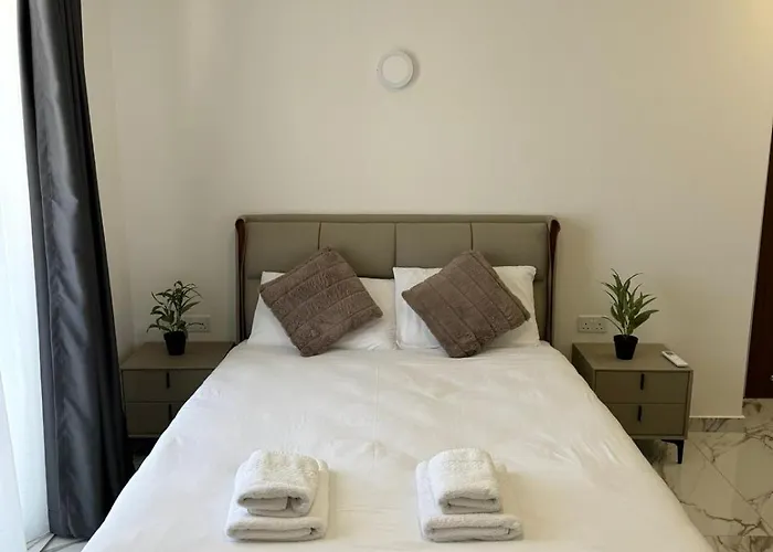 Apartamento Spacious New 1 Bed With Balcony - By Hostmt