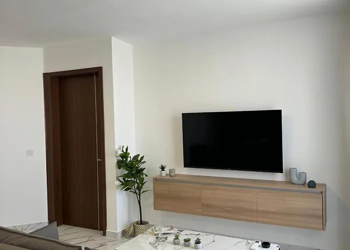 Spacious New 1 Bed With Balcony - By Hostmt Apartamento Qawra